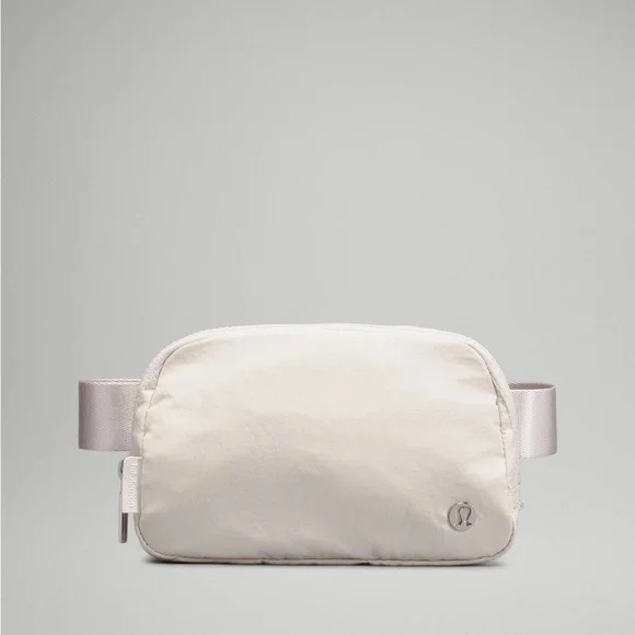 Lululemon Everywhere Belt Bag White Opal - Picture 1 of 1